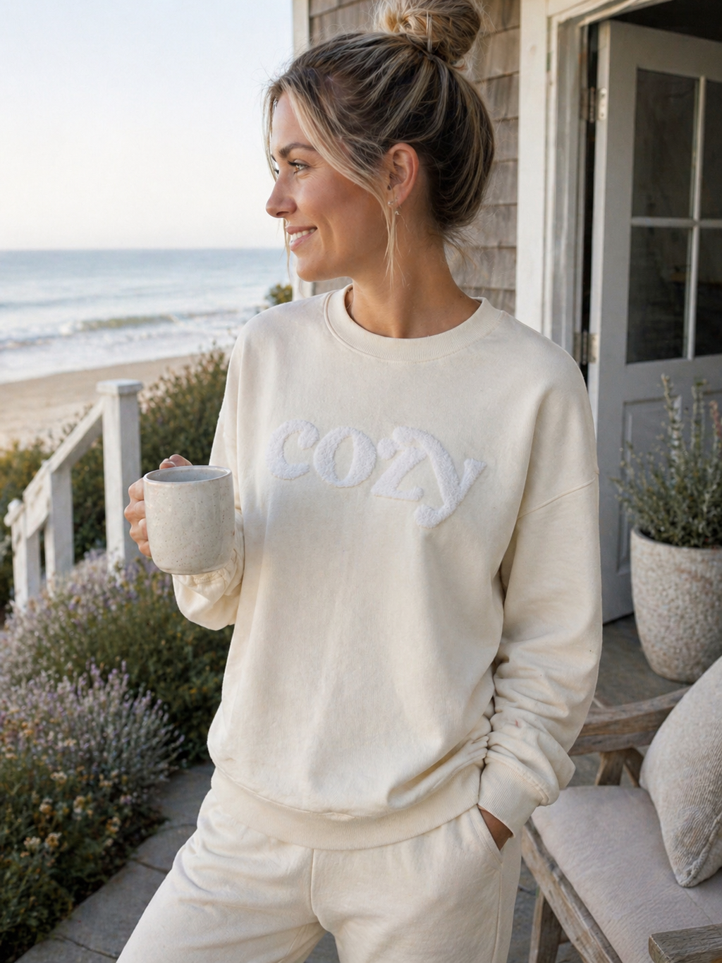 Cozy Sweatshirt – Limited Summer Drop ☀️🤍