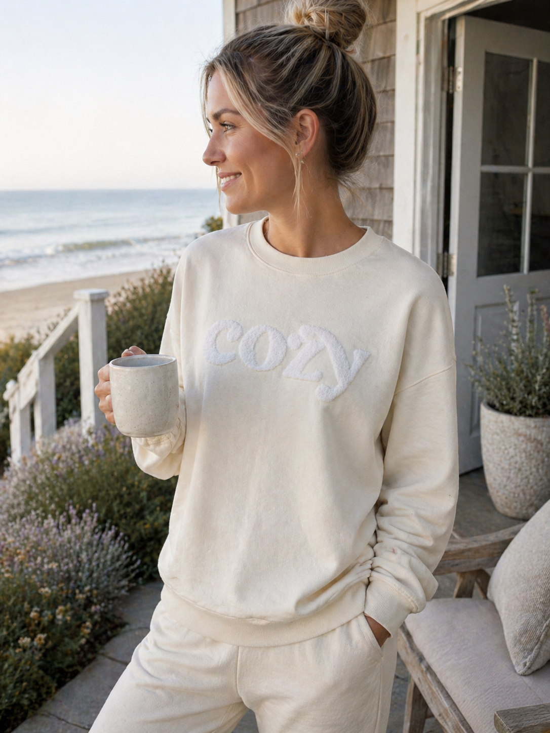 Cozy Sweatshirt – Limited Summer Drop ☀️🤍